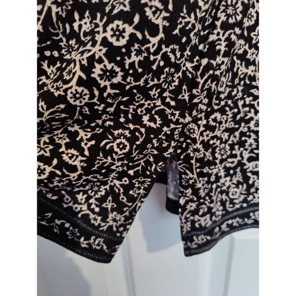 Max Studio Black White Floral Long Sleeve Deep-V-Neck Stretch Peasant Blouse 2X - Picture 6 of 8